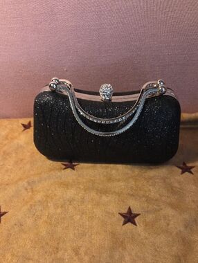 Elegant Black Glitter Evening Clutch with Crystal Accent
